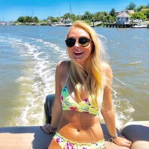 Meet your Posher, Stephanie